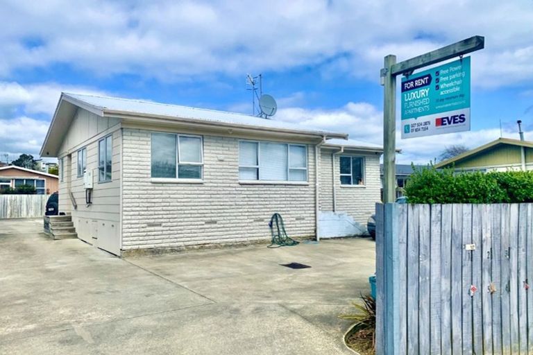 Photo of property in 12 Crescent Court, Melville, Hamilton, 3206
