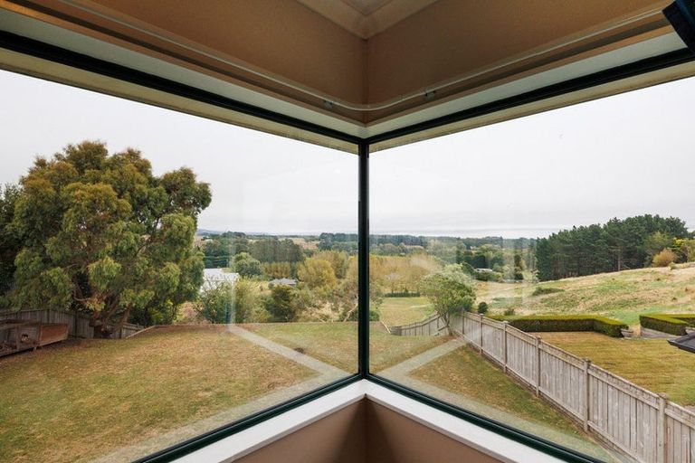 Photo of property in 140 Pacific Drive, Fitzherbert, Palmerston North, 4410