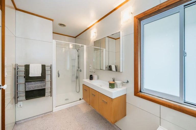 Photo of property in 1a Whareroa Road, Raumati South, Paraparaumu, 5032