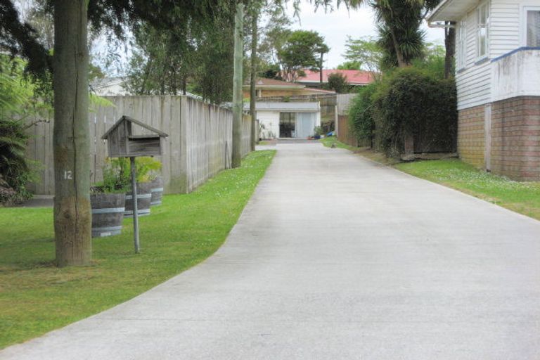 Photo of property in 12 Waterview Road West, Stanley Point, Auckland, 0624