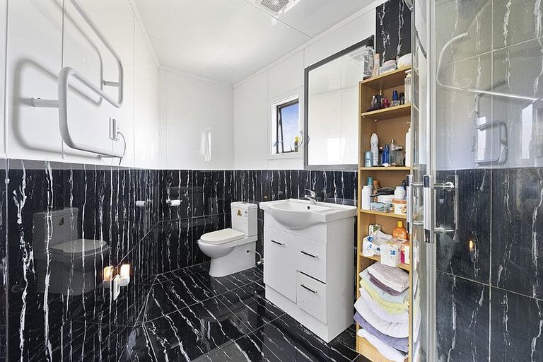 Photo of property in 32a Waipapa Crescent, Otara, Auckland, 2023