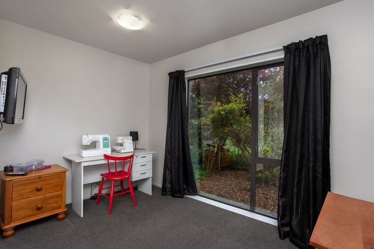 Photo of property in 18 Selkirk Place, Marshland, Christchurch, 8051