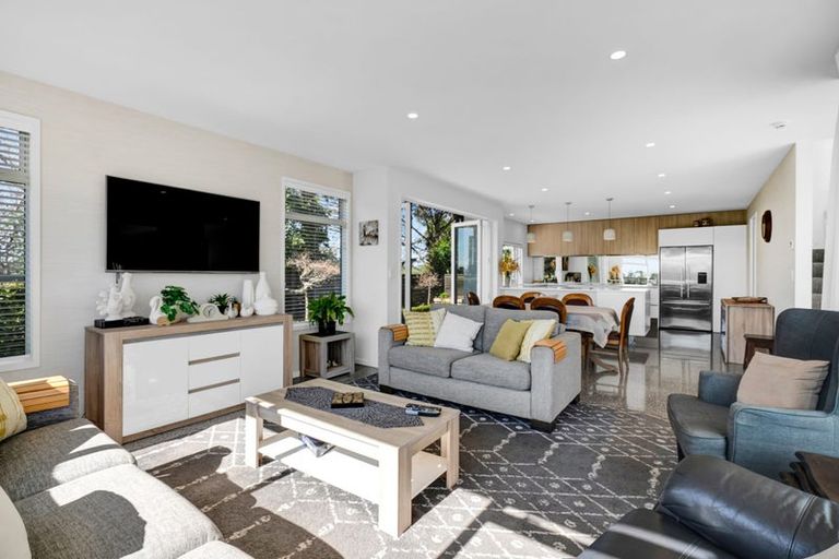 Photo of property in 321b Mangorei Road, Merrilands, New Plymouth, 4312