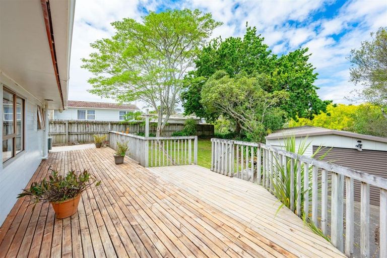 Photo of property in 31 Takapu Street, Henderson, Auckland, 0612
