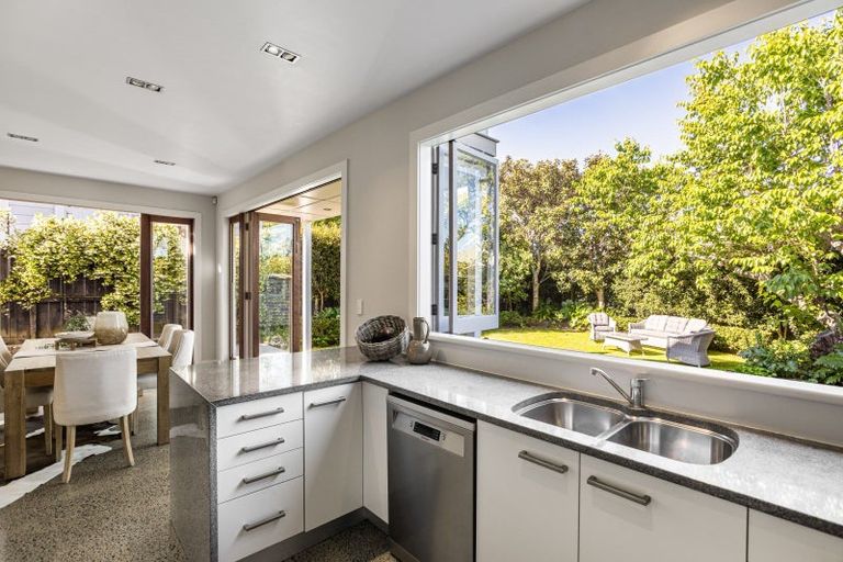 Photo of property in 30 Church Street, Devonport, Auckland, 0624