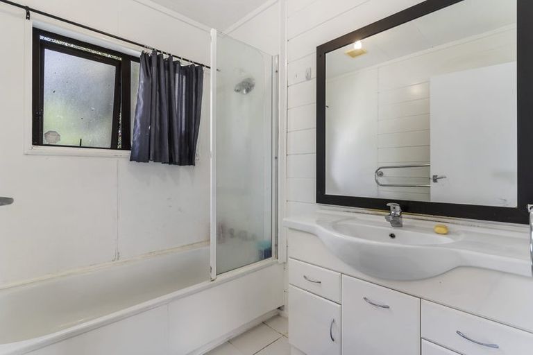 Photo of property in 2/11 Bluewater Place, Wattle Downs, Auckland, 2103