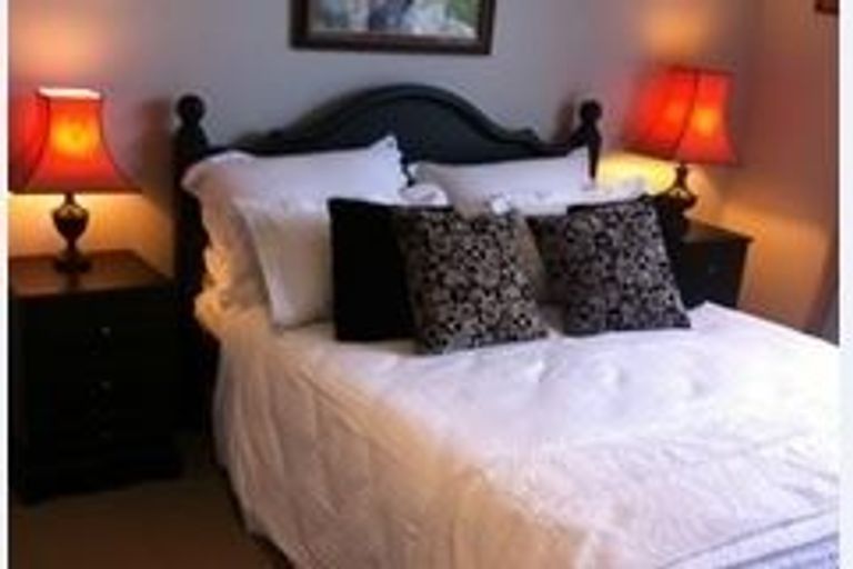 Photo of property in 6 Buckler Court, Jacks Point, Queenstown, 9371