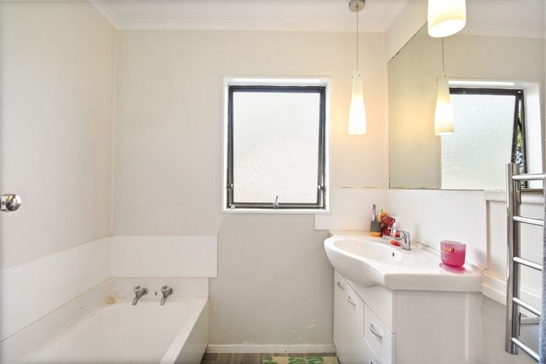 Photo of property in 11 Koutu Road, Koutu, Rotorua, 3010