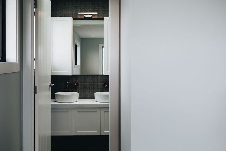 Photo of property in 14 Rotorua Grove, Aotea, Porirua, 5024