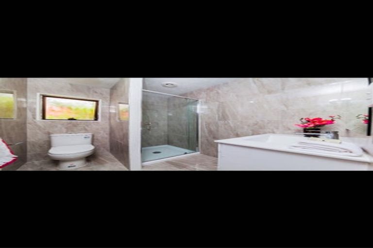 Photo of property in 43 Gosford Drive, Botany Downs, Auckland, 2010