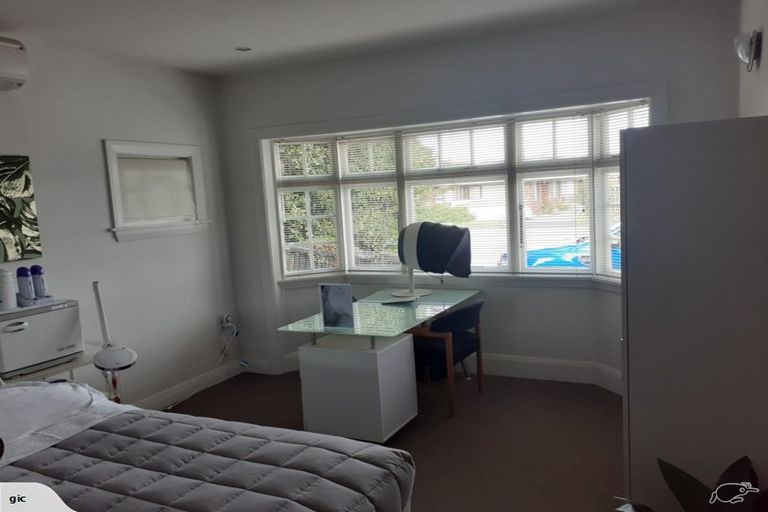 Photo of property in 162 Clarence Street, Riccarton, Christchurch, 8011