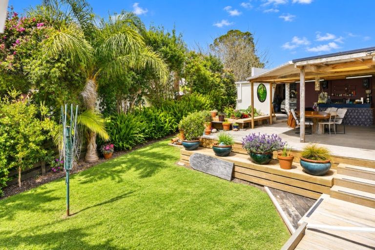 Photo of property in 15 St James Avenue, Helensville, 0800
