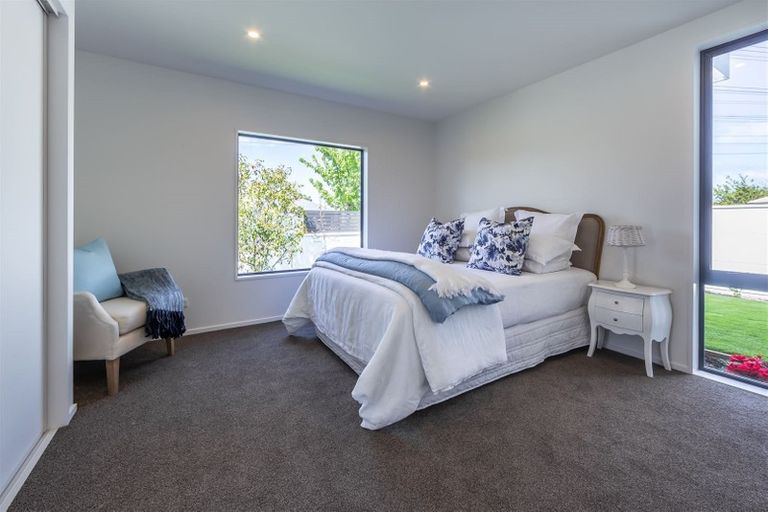 Photo of property in 2 Henridge Place, Avonhead, Christchurch, 8042
