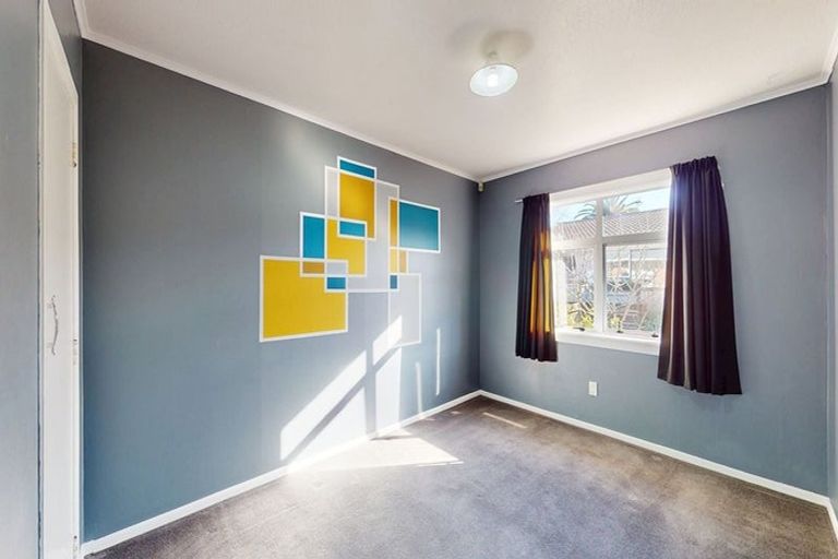 Photo of property in 2/15 Clouston Park Road, Ebdentown, Upper Hutt, 5018