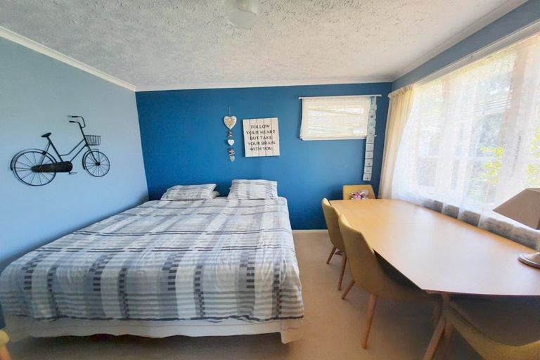 Photo of property in 12 Mangaroa Hill Road, Maoribank, Upper Hutt, 5018