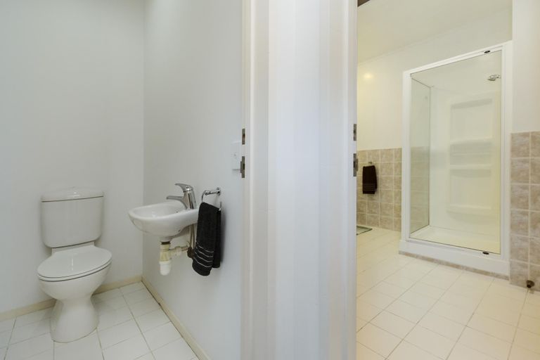 Photo of property in Maddison Apartments, 2/6c Queen Street, Palmerston North, 4410