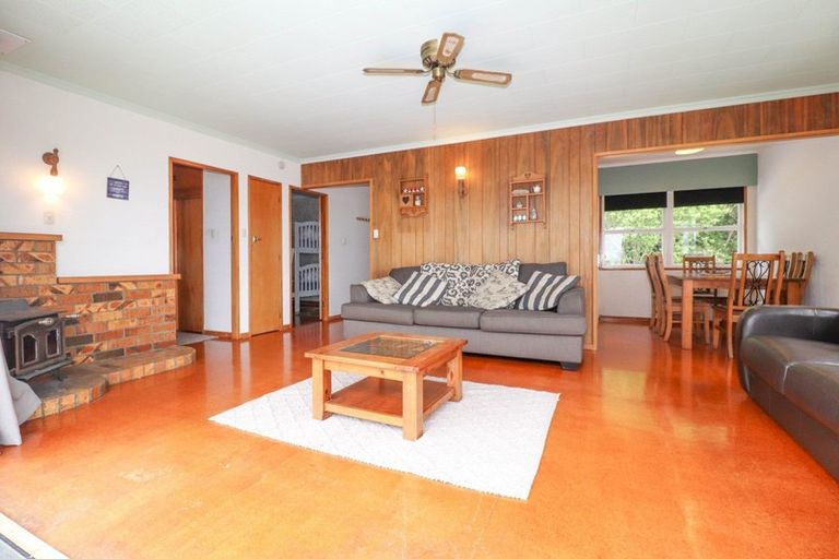 Photo of property in 20 Adams Road, Thornton Bay, Thames, 3575