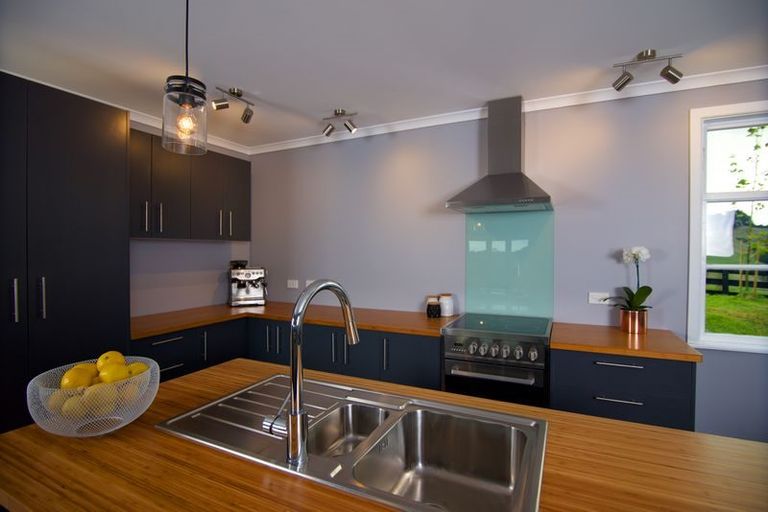 Photo of property in 156 Tahekeroa Road, Tahekeroa, Kaukapakapa, 0873