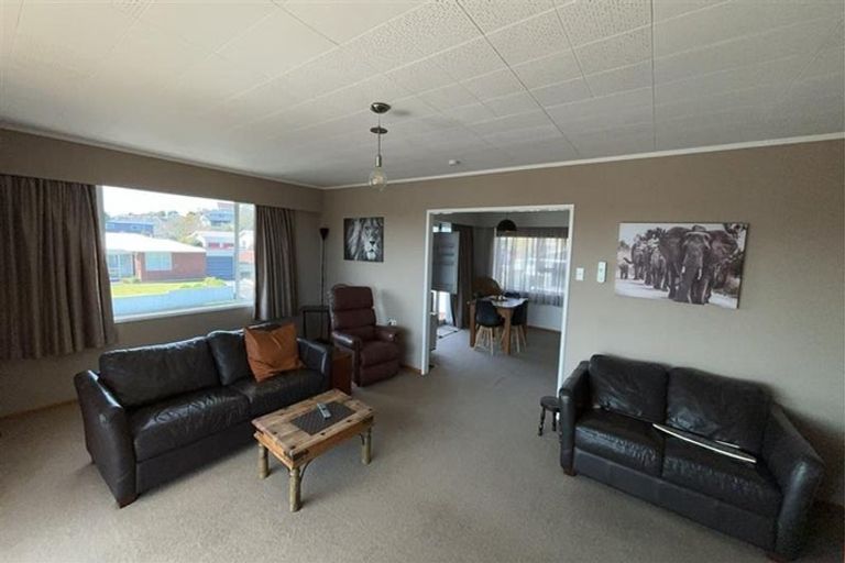 Photo of property in 44 Nevada Drive, Merrilands, New Plymouth, 4312