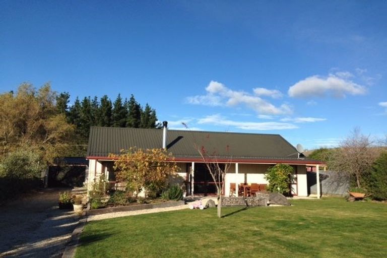 Photo of property in 14 Cross Street, Coalgate, 7673