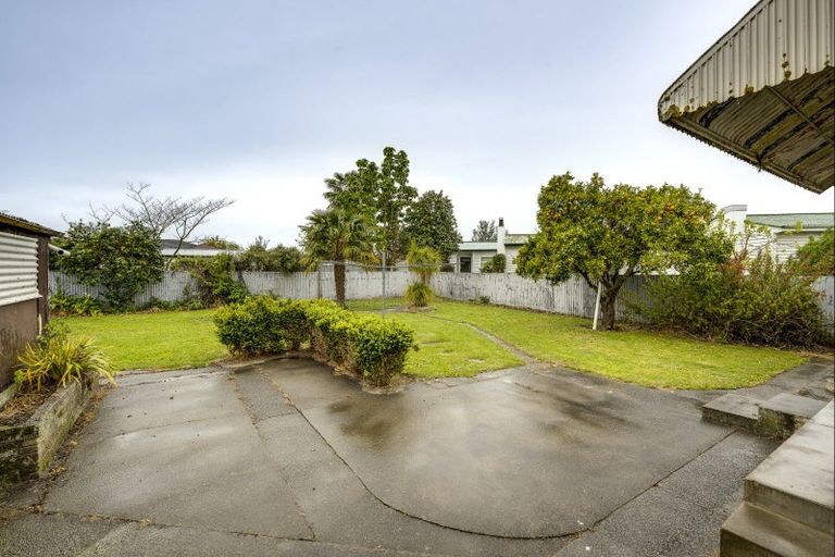 Photo of property in 1102 Heretaunga Street East, Parkvale, Hastings, 4122