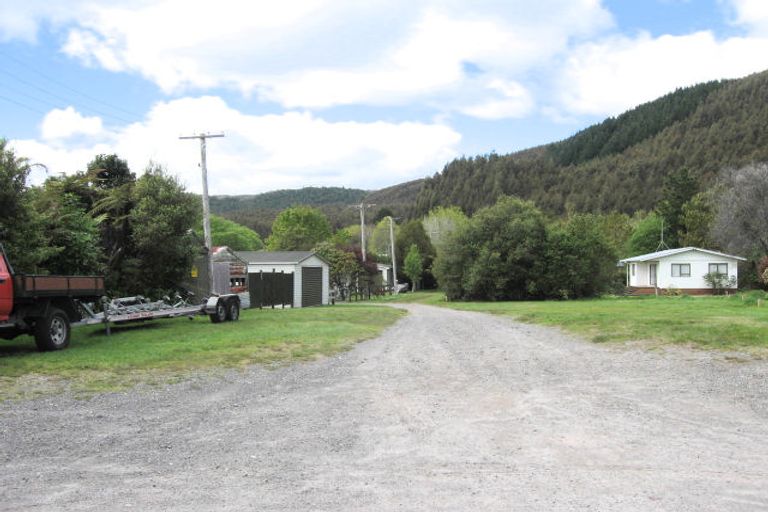 Photo of property in 27 Wharetoroa Drive, Rotoiti Forest, Rotorua, 3074