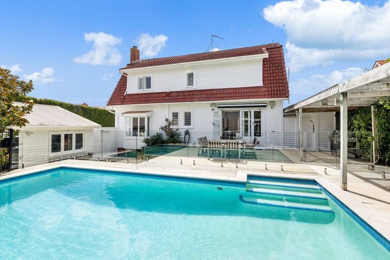 Photo of property in 7 Dudley Road, Mission Bay, Auckland, 1071