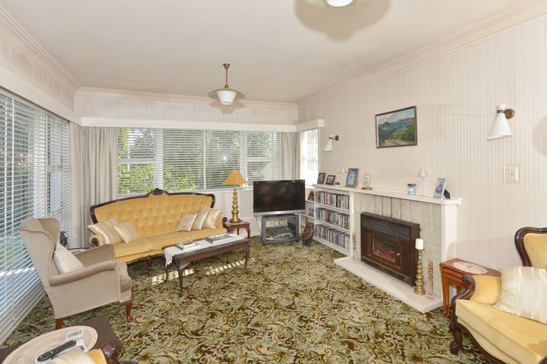 Photo of property in 129 Onerahi Road, Onerahi, Whangarei, 0110
