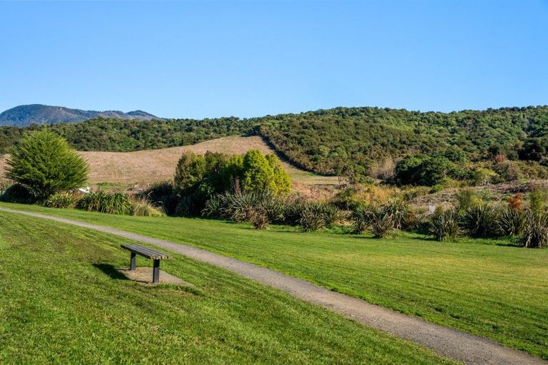 Photo of property in 3a Rohe Drive, Waikawa, Picton, 7220