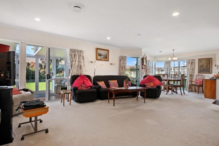 Photo of property in 12 Azalea Dell, Mount Maunganui, 3116