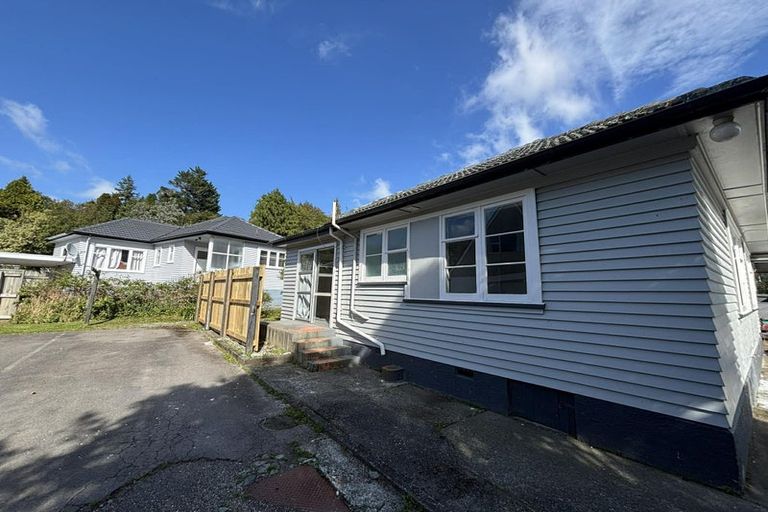 Photo of property in 3b Kopara Grove, Stokes Valley, Lower Hutt, 5019