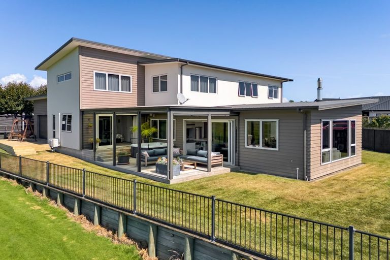 Photo of property in 5d Vardon Way, Waiwhakaiho, New Plymouth, 4312