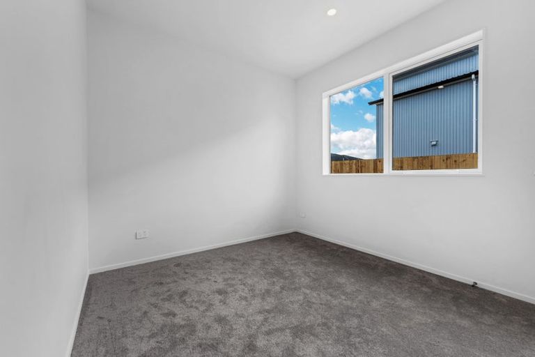 Photo of property in 33 Kaitiaki Drive, Clarks Beach, 2122