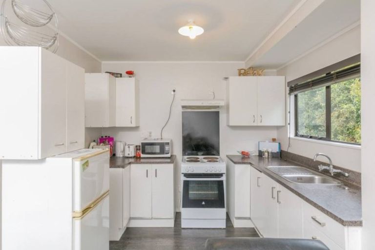 Photo of property in 14 Arde Place, Massey, Auckland, 0614