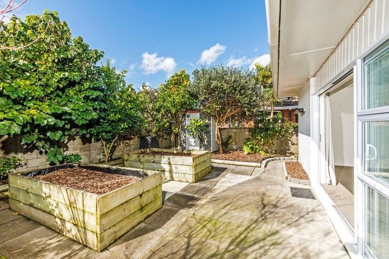 Photo of property in 3/37 Craig Road, Milford, Auckland, 0620