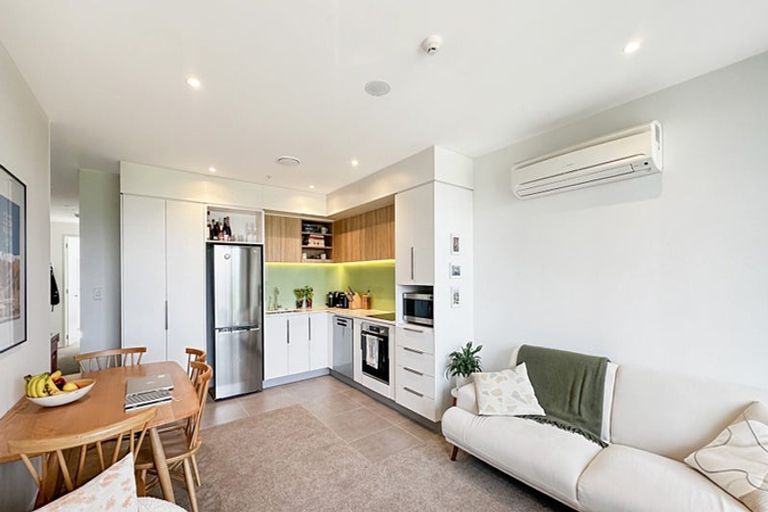 Photo of property in 401/1 Buscomb Avenue, Henderson, Auckland, 0610