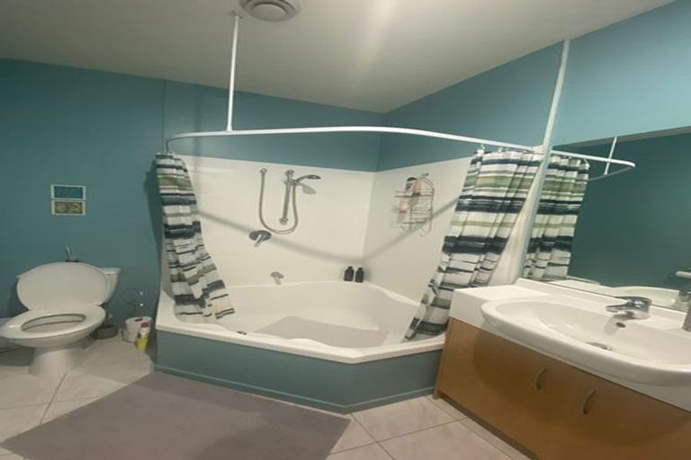 Photo of property in Stadium Garden Flats, 305/107 Thorndon Quay, Pipitea, Wellington, 6011