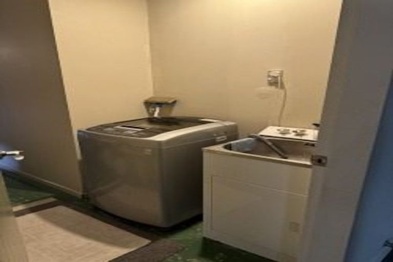 Photo of property in 73 Guildford Drive, Paraparaumu, 5032