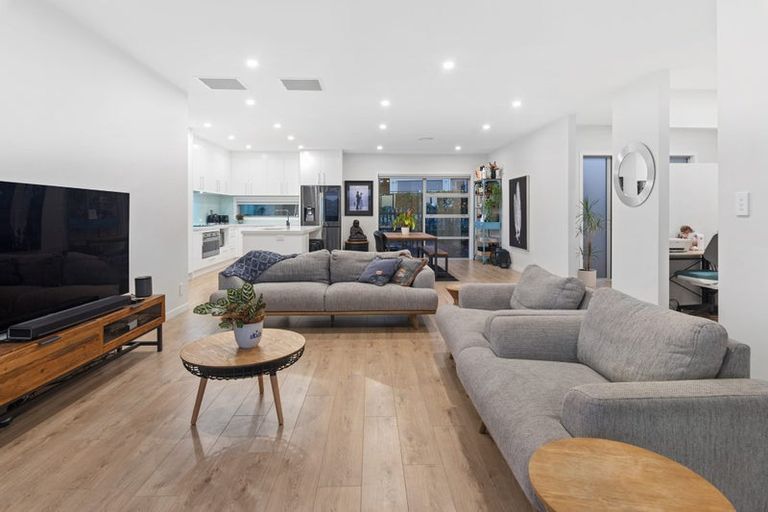 Photo of property in 60 Wainui Road, Silverdale, 0932