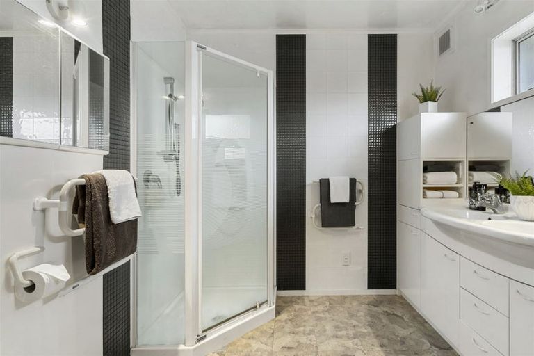 Photo of property in 316 Hurstmere Road, Takapuna, Auckland, 0622