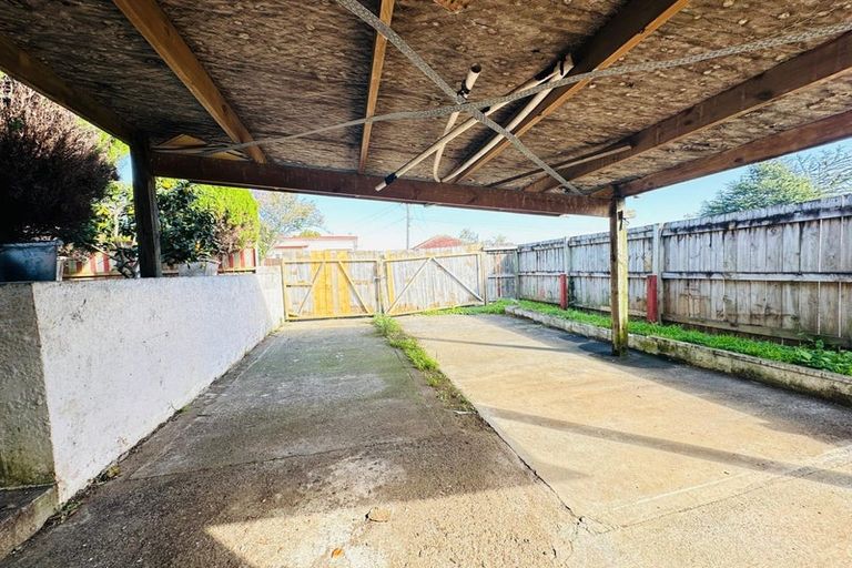 Photo of property in 39 Cambridge Terrace, Papatoetoe, Auckland, 2025