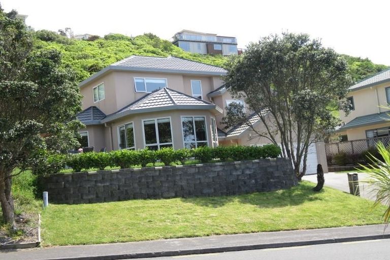 Photo of property in 49 Dress Circle, Newlands, Wellington, 6037