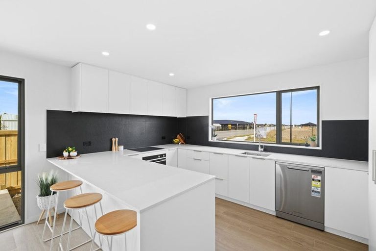 Photo of property in 2 Tarata Way, Lower Shotover, 9304