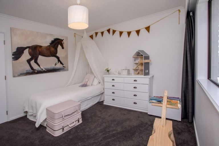 Photo of property in 32 Durham Street, Winton, 9720