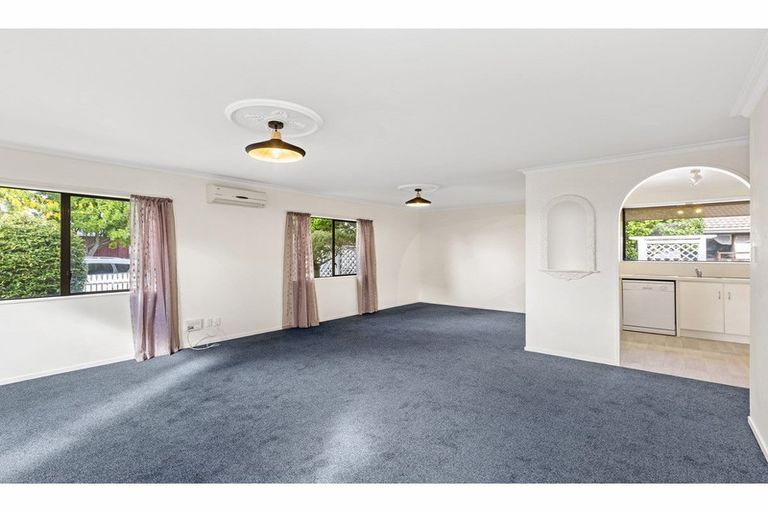 Photo of property in 2 Page Place, Hamilton East, Hamilton, 3216