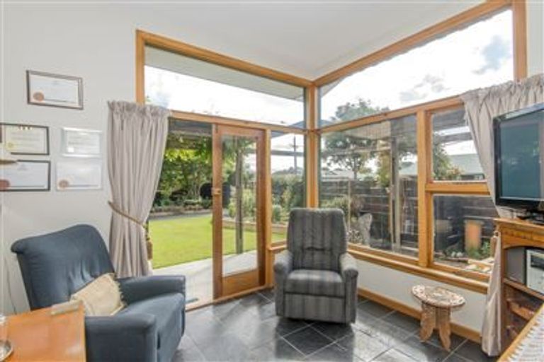 Photo of property in 5 Withells Road, Avonhead, Christchurch, 8042