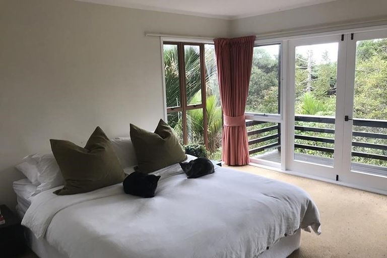 Photo of property in 57 Takahe Road, Titirangi, Auckland, 0604