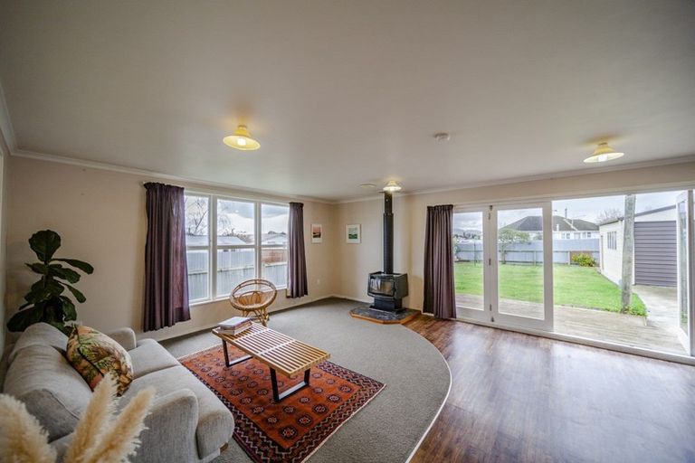 Photo of property in 12 Lake View Road, Waipukurau, 4200