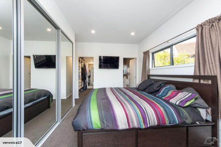 Photo of property in 14 Woodhouse Place, West Harbour, Auckland, 0618