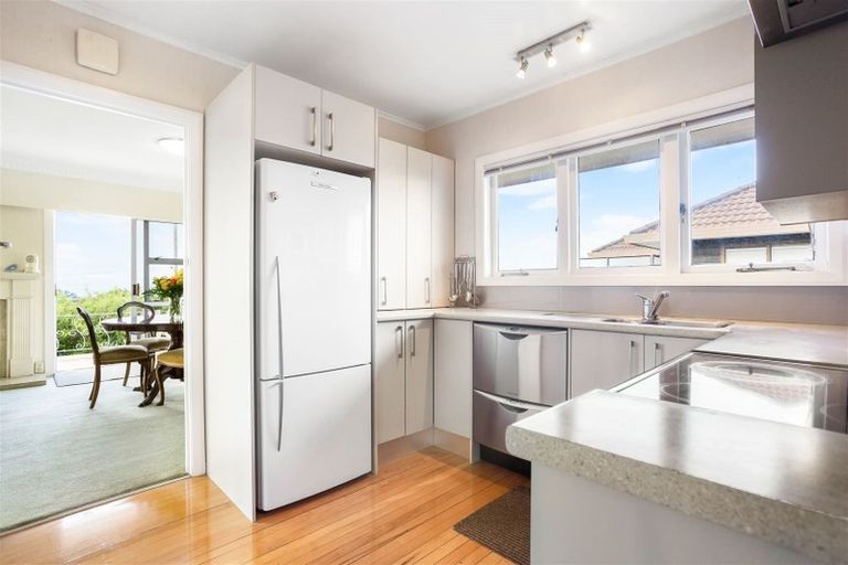 Photo of property in 1/53 Uxbridge Road, Mellons Bay, Auckland, 2014